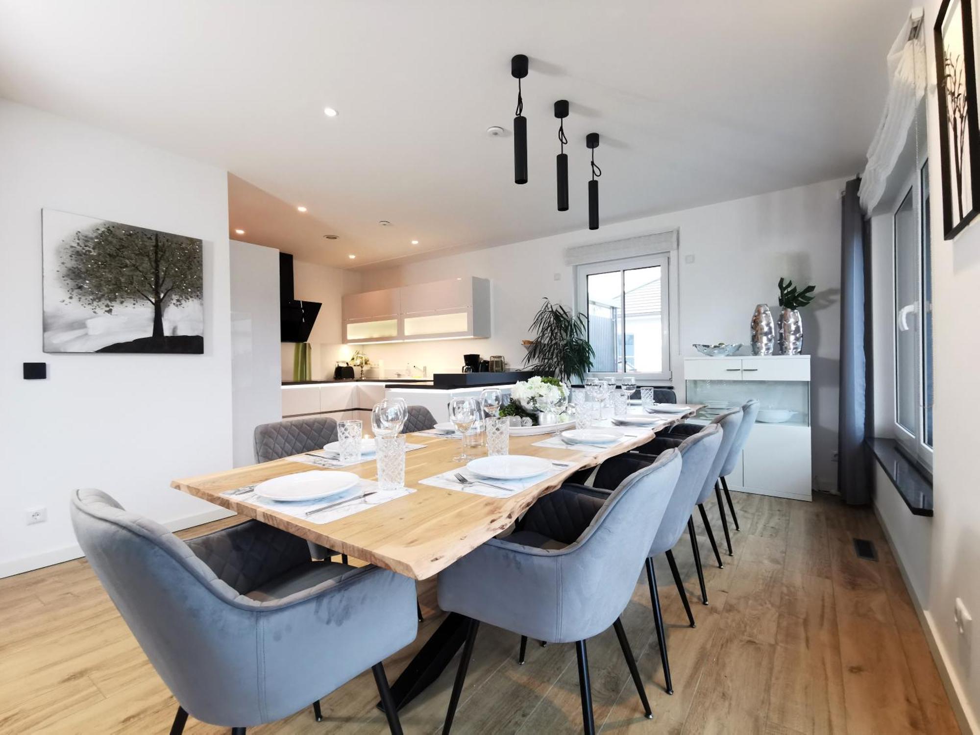 Bohnapartments Luxury Villa Berlin - 210Qm - Wintergarten - Kamin - 4 Kostenlose Parkplaetze - 6 Schlafzimmer - Neubau - Luxusausstattung Birkenwerder Luaran gambar