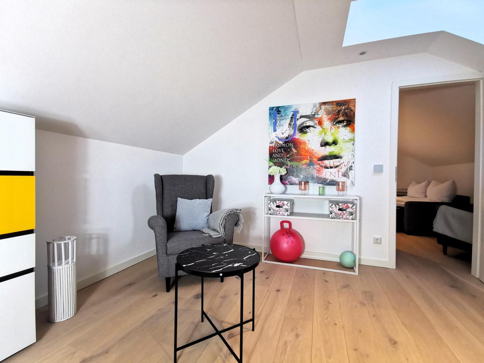 Bohnapartments Luxury Villa Berlin - 210Qm - Wintergarten - Kamin - 4 Kostenlose Parkplaetze - 6 Schlafzimmer - Neubau - Luxusausstattung Birkenwerder Luaran gambar