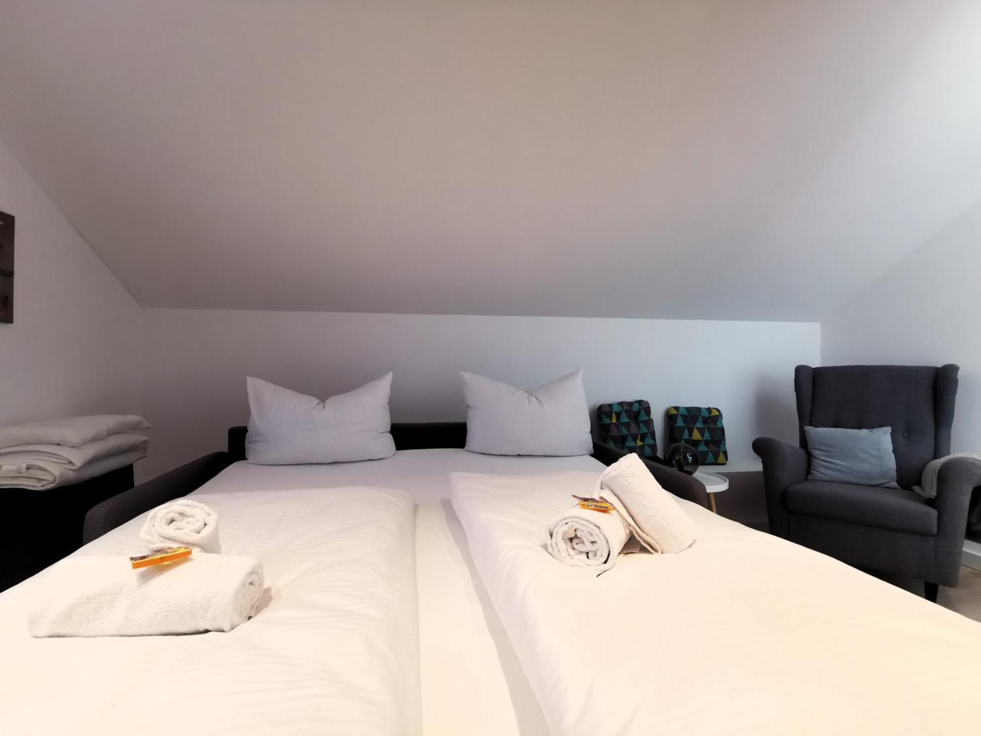 Bohnapartments Luxury Villa Berlin - 210Qm - Wintergarten - Kamin - 4 Kostenlose Parkplaetze - 6 Schlafzimmer - Neubau - Luxusausstattung Birkenwerder Luaran gambar