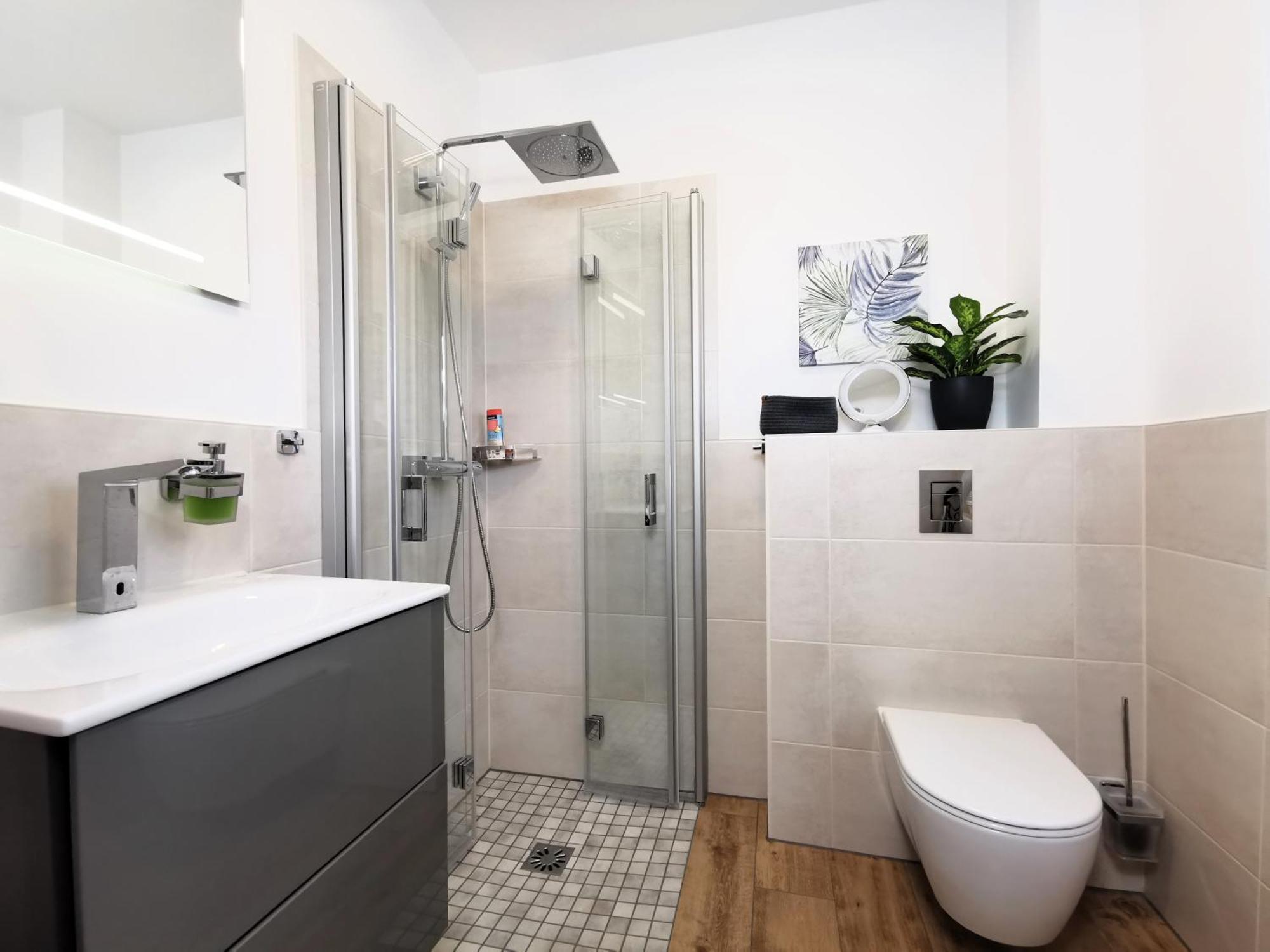 Bohnapartments Luxury Villa Berlin - 210Qm - Wintergarten - Kamin - 4 Kostenlose Parkplaetze - 6 Schlafzimmer - Neubau - Luxusausstattung Birkenwerder Luaran gambar